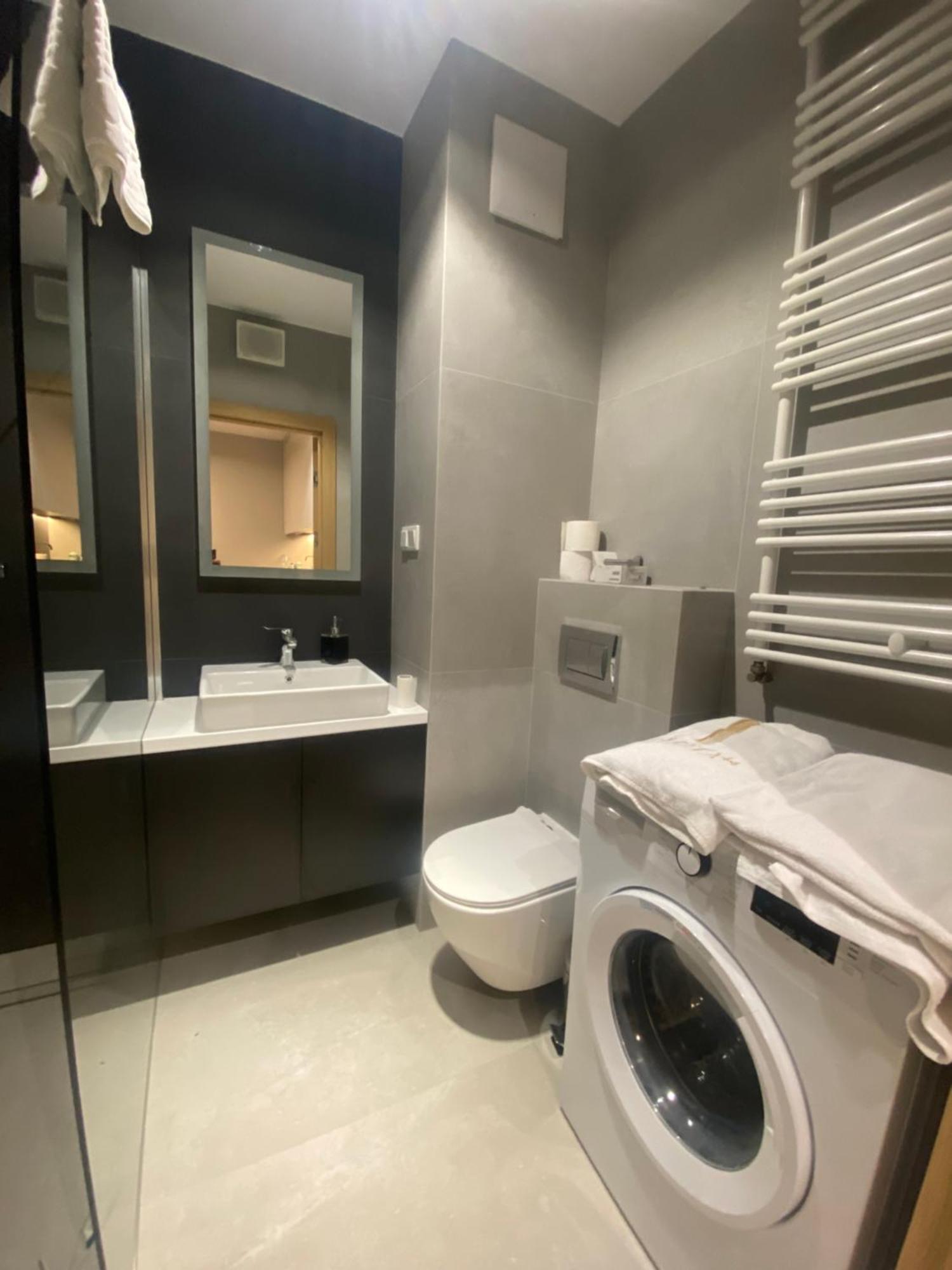 Wiktoryn 6 Piekne Nowe Apartamenty Z Duzymi Balkonami Varşovia Exterior foto